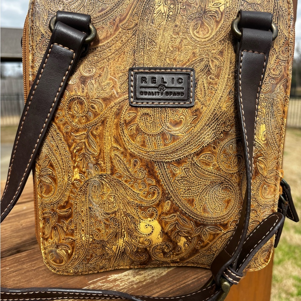 GUC! Relic Vintage Paisley Leather Gold Crossbody Bag - Picture 14 of 14